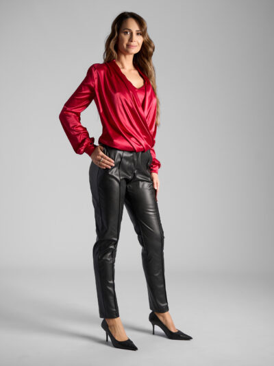 Bluza Petrecută Din Satin Cu Un Design Elegant Și Sofisticat Roșu