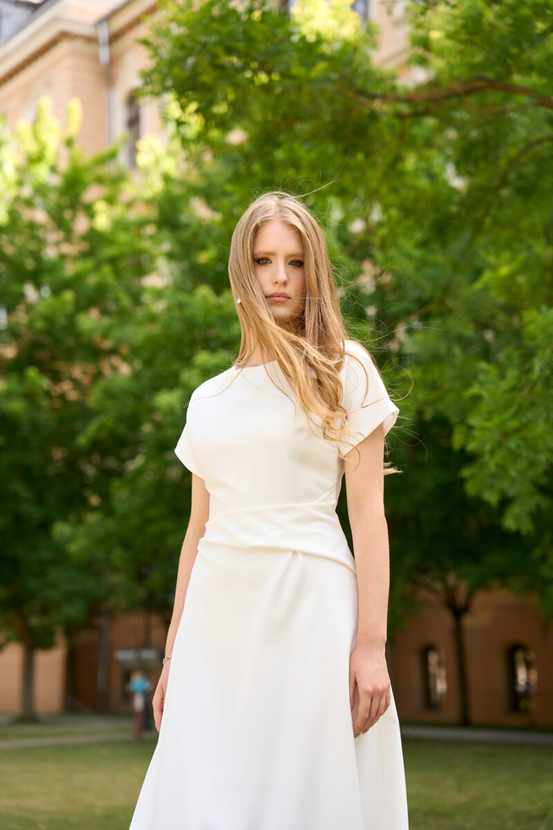 Rochie midi cu croi în A din stofă elastică albă Ava - imagine 3
