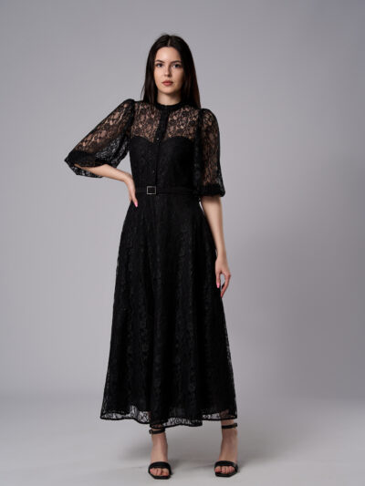 Rochie Kara maxi din dantelă cu croi semicloș neagră