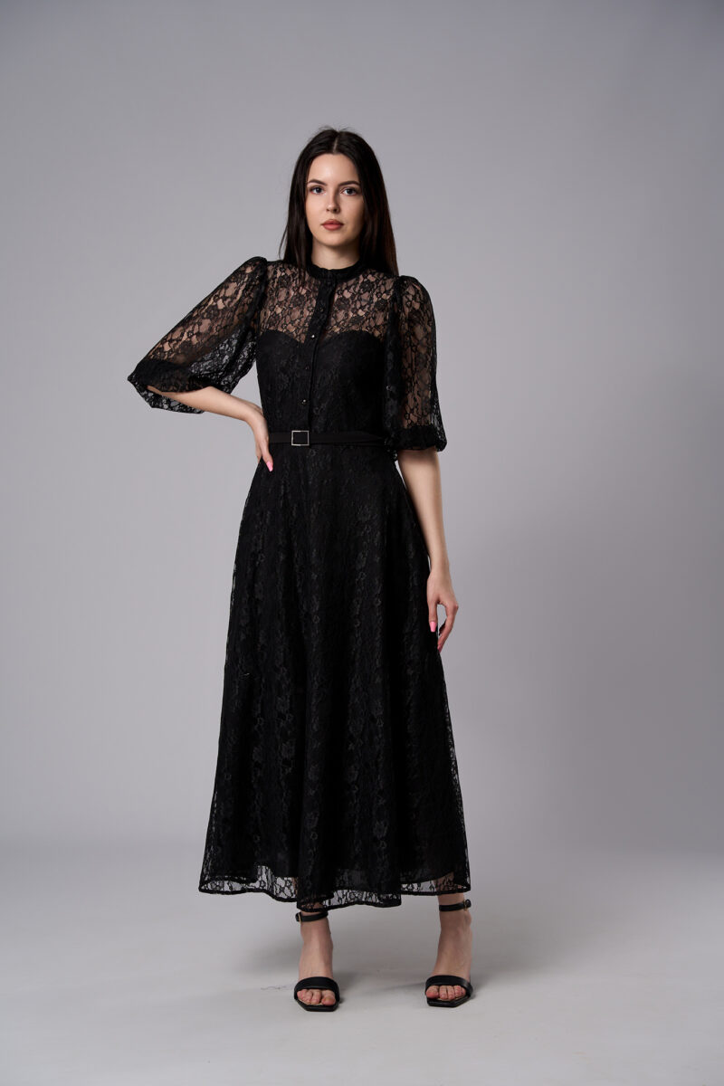 Rochie maxi din dantelă cu croi semicloș neagră Kara