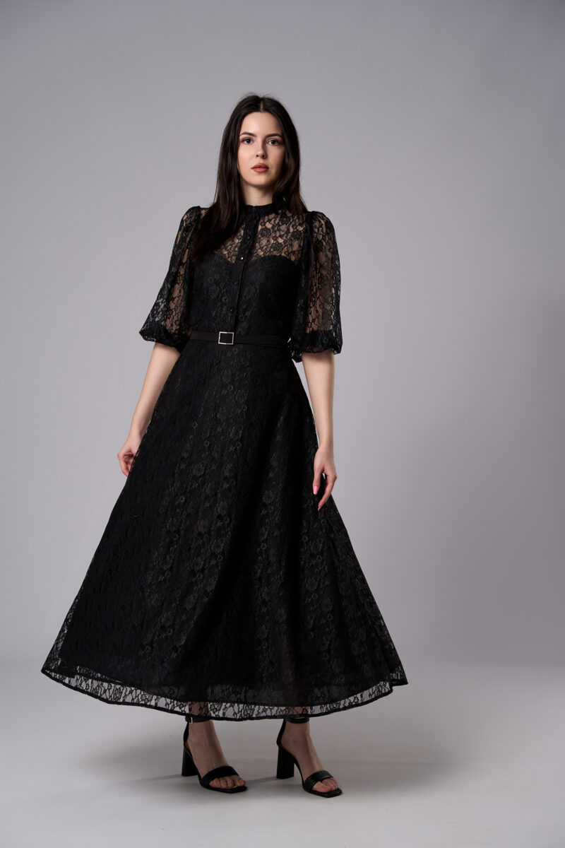 Rochie maxi din dantelă cu croi semicloș neagră Kara - imagine 3