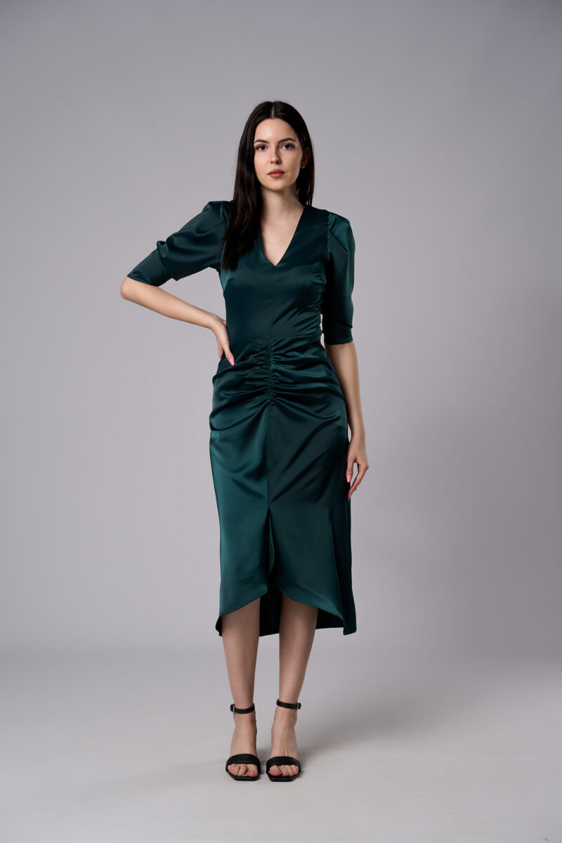 Rochie midi Serena din satin cu croi cambrat verde închis