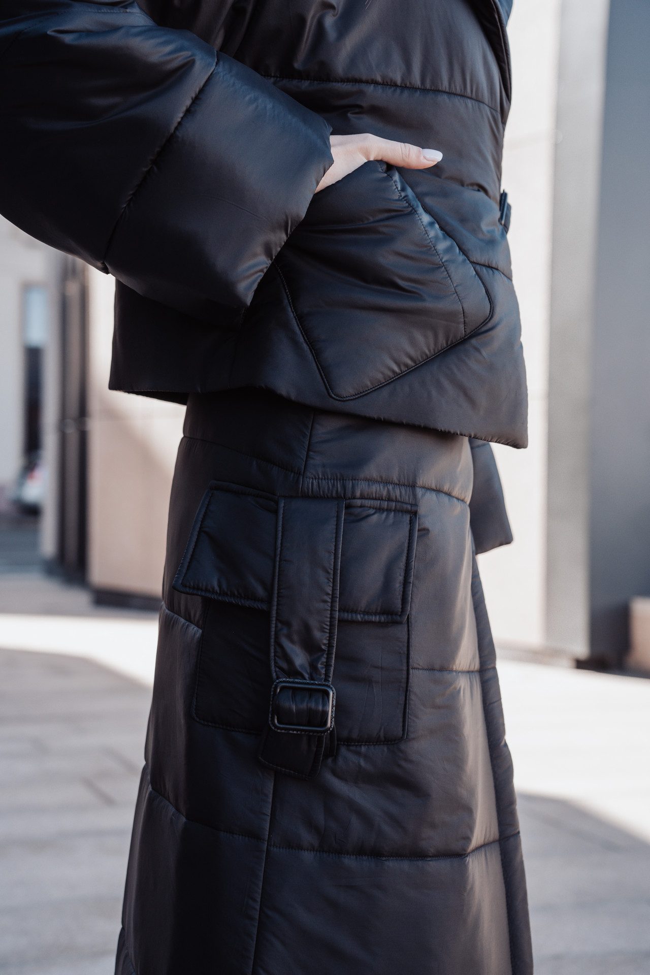 Fustă neagra din fâș cu închidere petrecută și buzunare laterale Greta - imagine 3