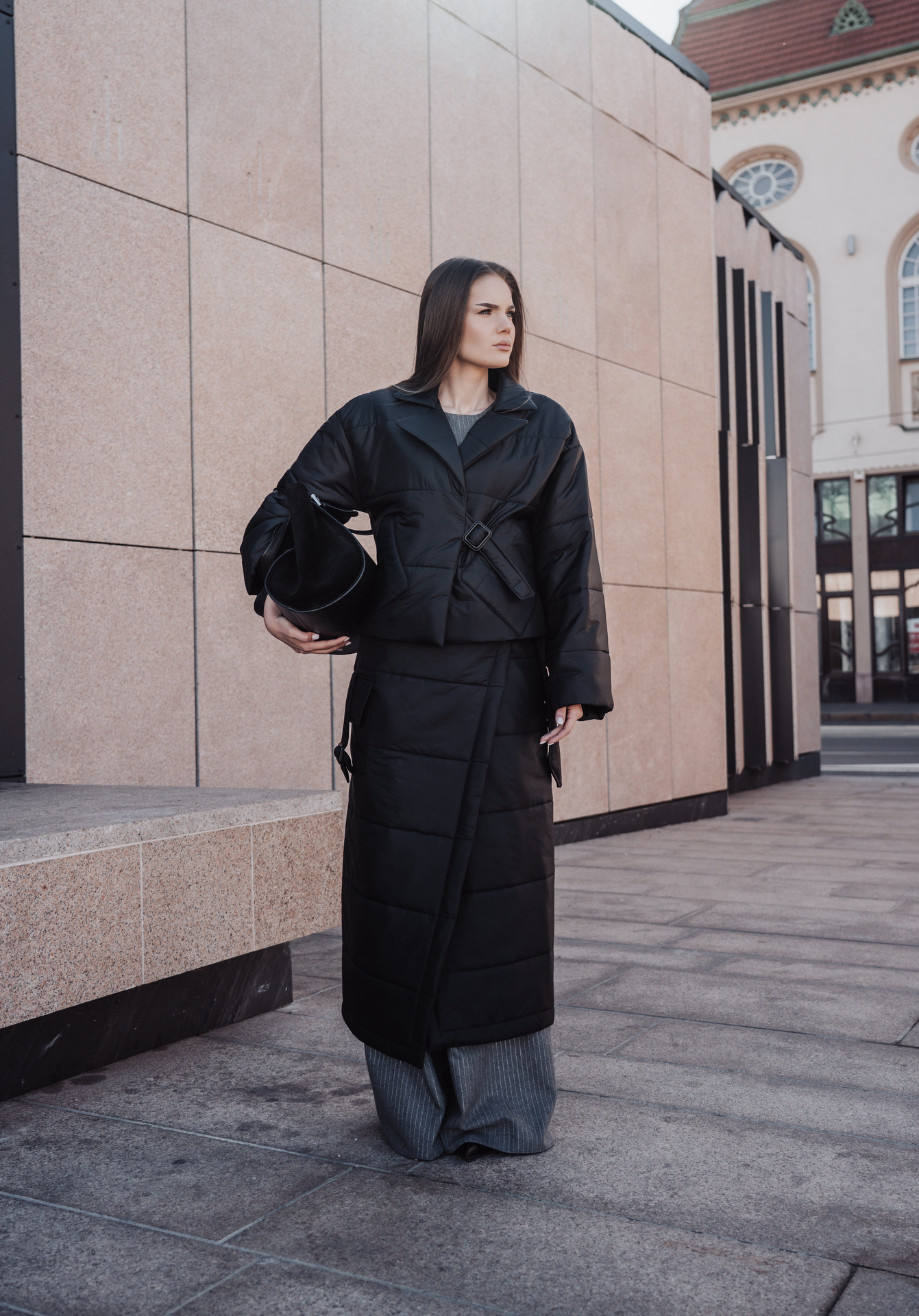 Fustă neagra din fâș cu închidere petrecută și buzunare laterale Greta