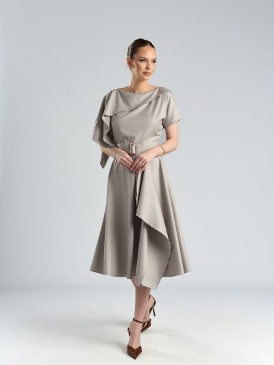 Rochie midi asimetrică bej din vâscoză, cu umăr căzut și drapaje fluide Hera