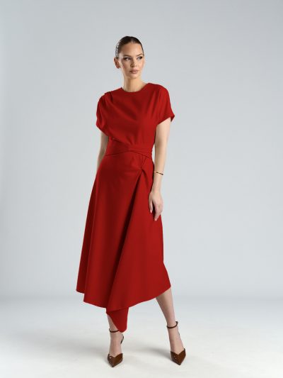 Rochie asimetrică,din stofă cu lână roșie și brâu din același material Kala